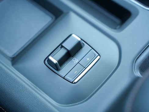 Used 2026 GMC Sierra 2500 AT4 image 44