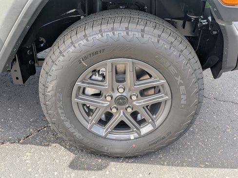 Used 2025 Jeep Wrangler Sport S image 9