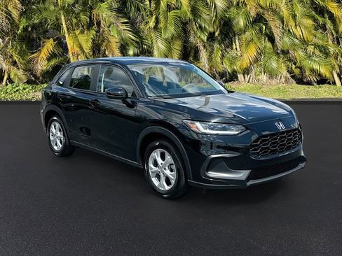 Used 2025 Honda HR-V LX image 2