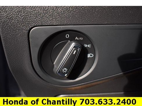 Used 2023 Volkswagen Tiguan SE image 21