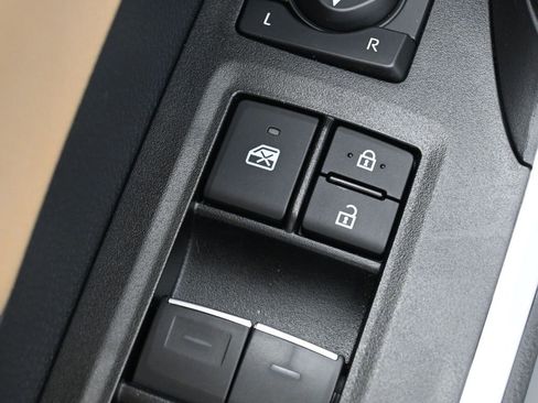 Used 2025 Toyota RAV4 XLE image 13