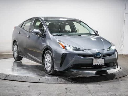 Certified 2020 Toyota Prius LE image 5