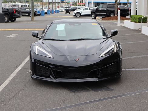 Used 2025 Chevrolet Corvette E-Ray w/ Stealth Interior Trim Package AWD/4WD image 3