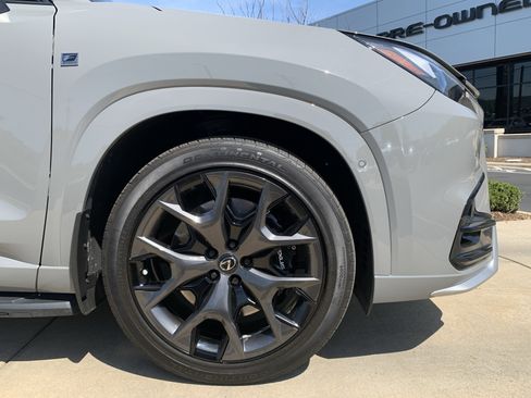 Used 2025 Lexus TX 500h AWD w/ Technology Package image 13