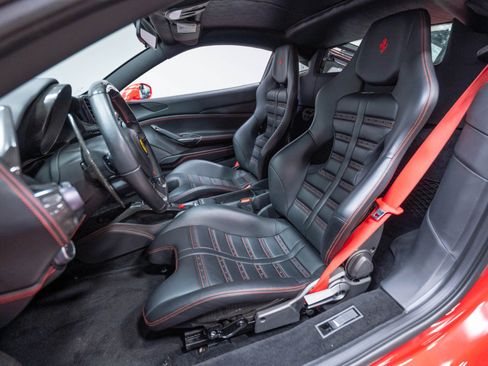 Used 2018 Ferrari 488 GTB RWD image 8