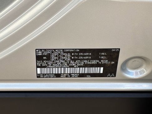 Used 2025 Toyota bZ4X XLE image 29