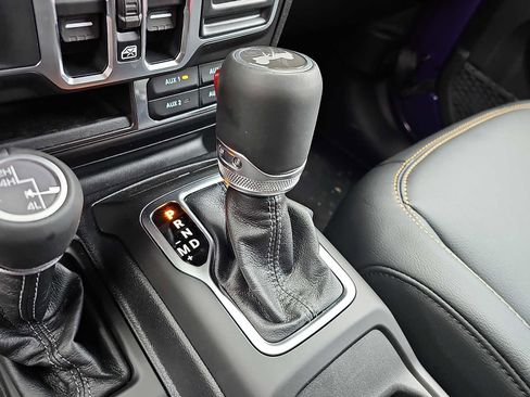 New 2026 Jeep Wrangler Unlimited Sahara AWD/4WD image 10