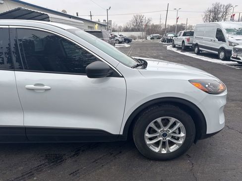 Used 2022 Ford Escape SE image 42
