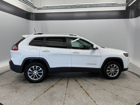 Used 2019 Jeep Cherokee Latitude Plus w/ Cold Weather Group AWD/4WD image 10