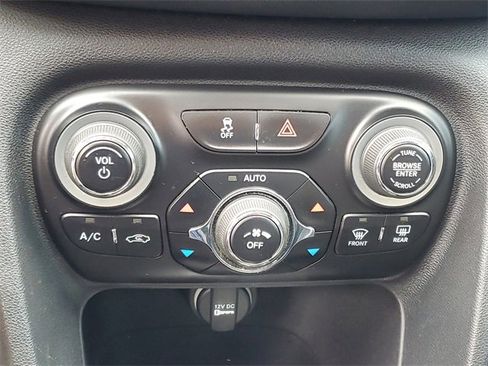 Used 2014 Dodge Dart Limited image 26