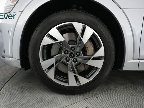 Used 2023 Audi e-tron Premium Plus w/ Premium Plus Package AWD/4WD image 19