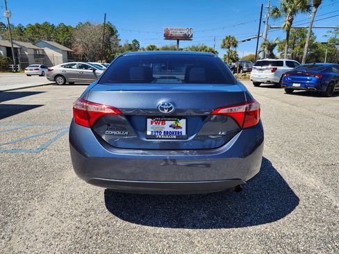 Used 2018 Toyota Corolla LE image 4