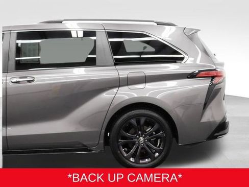 Used 2021 Toyota Sienna XSE w/ XSE Plus Package image 8