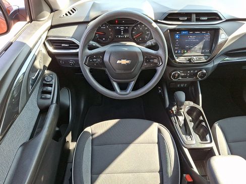 Used 2023 Chevrolet TrailBlazer LT w/ Convenience Package AWD/4WD image 11