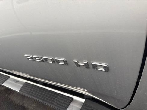 Used 2022 Chevrolet Silverado 2500 LTZ w/ LTZ Convenience Package AWD/4WD image 11