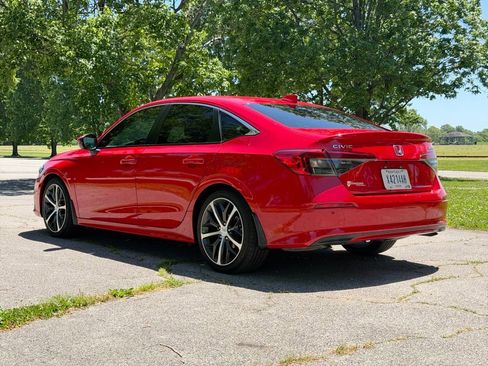 Used 2024 Honda Civic Touring image 6