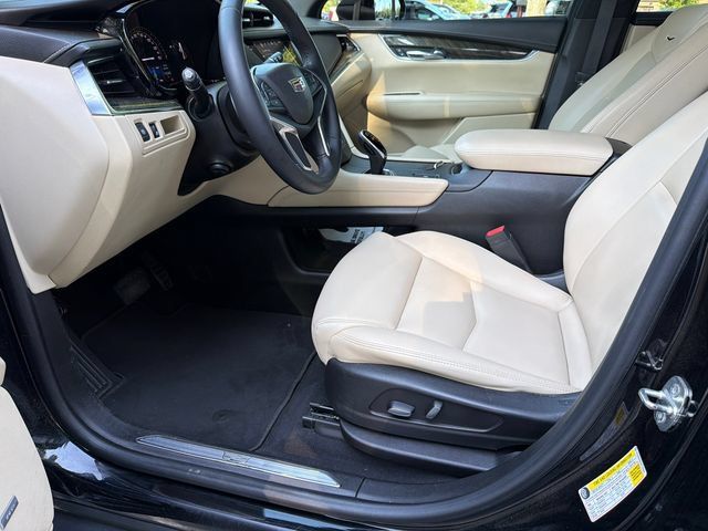 Used 2017 Cadillac XT5 FWD image 9