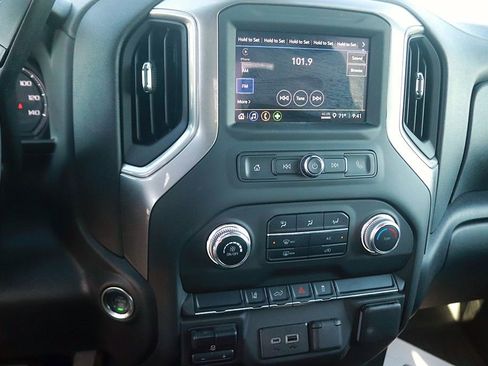 Used 2025 GMC Sierra 2500 Pro AWD/4WD image 21