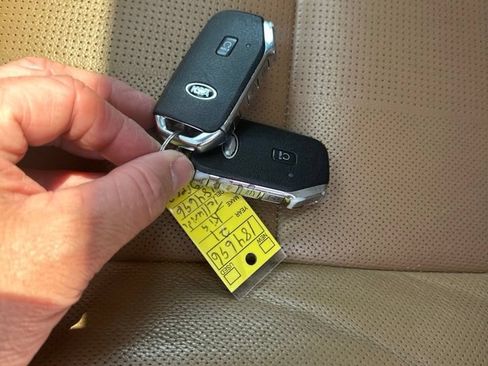 Used 2021 Kia Telluride SX w/ Nightfall Edition Package AWD/4WD image 8