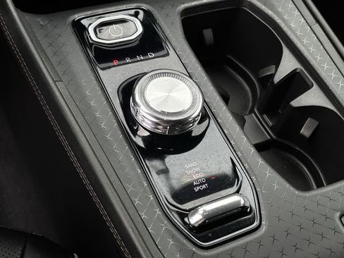 Used 2025 Jeep Wagoneer S Limited image 15