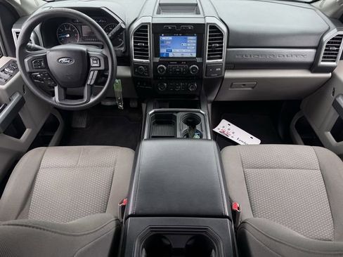 Used 2017 Ford F250 XLT w/ XLT Premium Package image 9