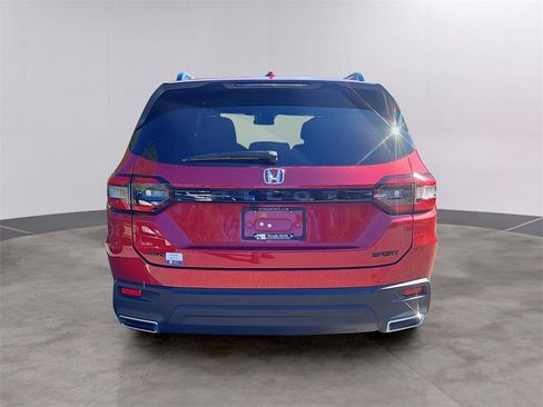 Certified 2025 Honda Pilot Sport image 5