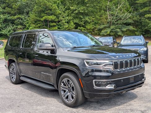 Used 2024 Jeep Wagoneer L 2WD w/ Premium Group I image 11