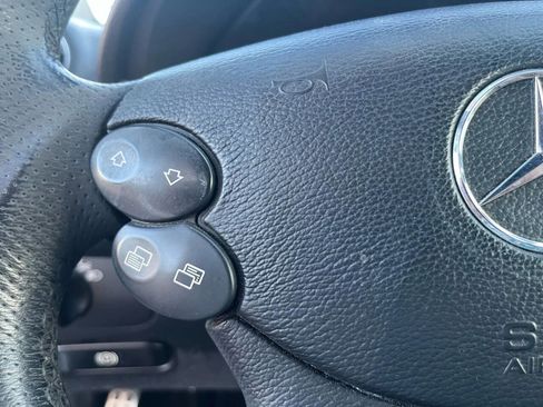 Used 2009 Mercedes-Benz CLK 550 Cabriolet image 18