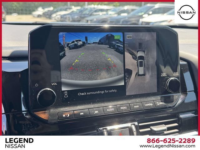 Used 2024 Nissan Pathfinder SL AWD/4WD image 29