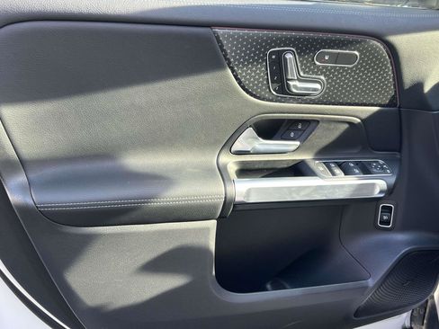 Certified 2024 Mercedes-Benz EQB 300 4MATIC image 27