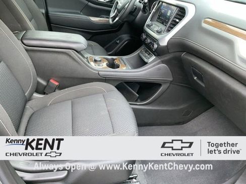 Certified 2023 GMC Acadia SLE w/ Driver Convenience Package image 17