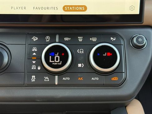New 2026 Land Rover Defender 110 X-Dynamic SE AWD/4WD image 22