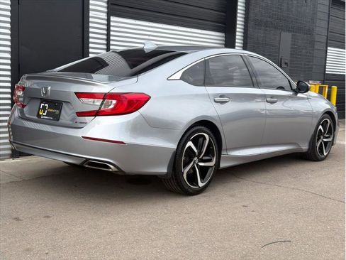 Used 2018 Honda Accord Sport image 3