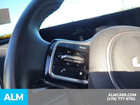 Used 2025 Kia Sorento S w/ Panoramic Sunroof Package FWD image 18