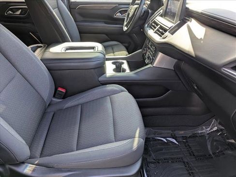 Used 2024 Chevrolet Suburban LS RWD image 19