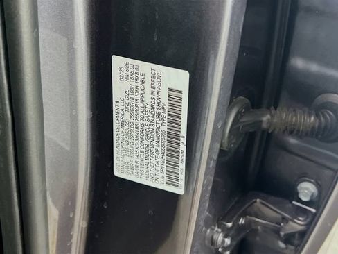 Used 2025 Honda Pilot EX-L image 19