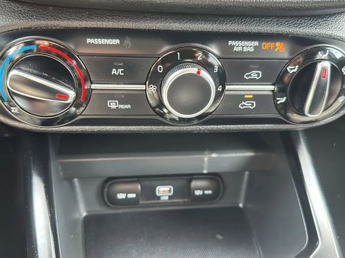 Used 2021 Kia Soul LX image 16