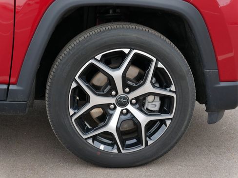 Used 2025 Jeep Compass Limited image 15