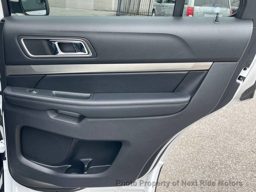 Used 2018 Ford Explorer XLT FWD image 29