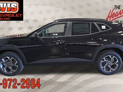 New 2026 Chevrolet Trax LT w/ LT Convenience Package FWD image 3