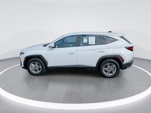Used 2025 Hyundai Tucson SE image 5