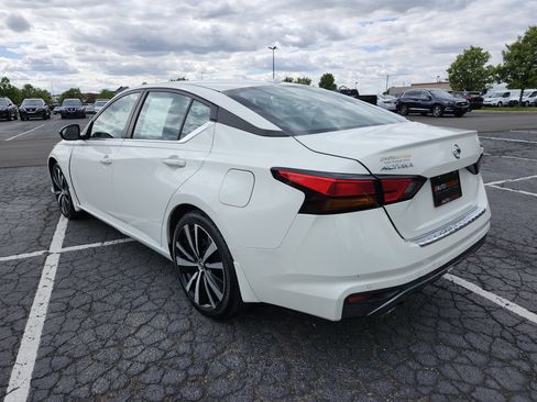 Used 2022 Nissan Altima 2.5 SR FWD image 9