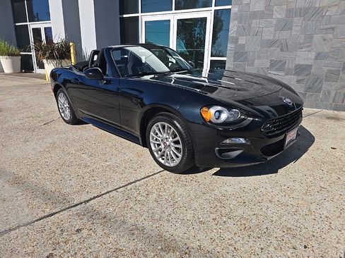 Used 2019 FIAT 124 Spider Classica w/ Technology Group image 2