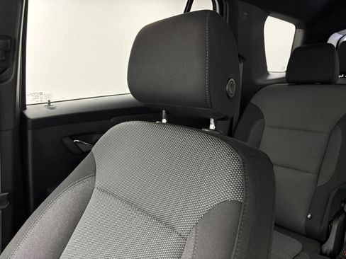 Used 2023 Chevrolet Traverse LT FWD image 42