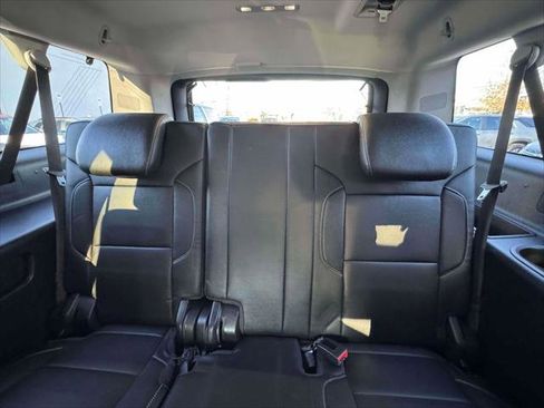 Used 2020 Chevrolet Suburban Premier image 12