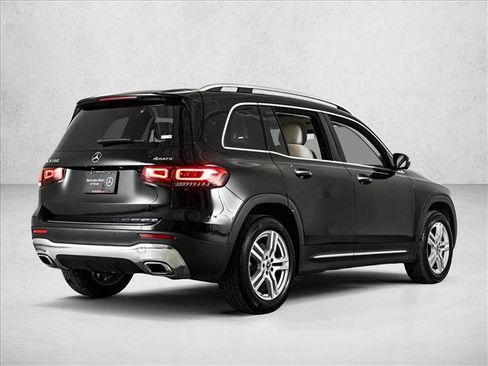 Certified 2023 Mercedes-Benz GLB 250 4MATIC w/ Premium Package image 5