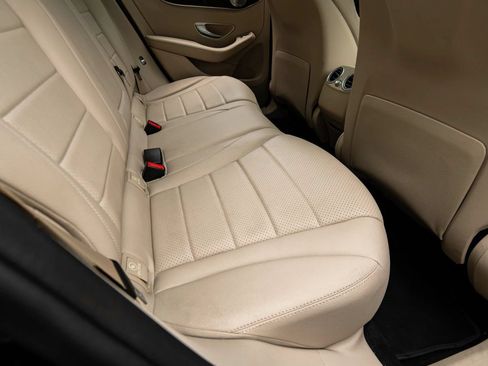Used 2018 Mercedes-Benz GLC 300 4MATIC image 20