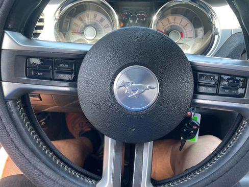 Used 2010 Ford Mustang GT Premium image 31