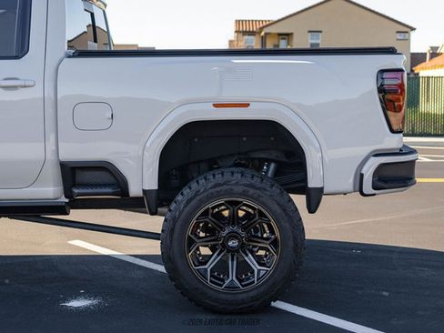 Used 2024 GMC Sierra 2500 AT4 w/ AT4 Premium Plus Package image 5