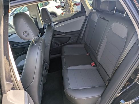 Certified 2024 Volkswagen Taos SE image 14